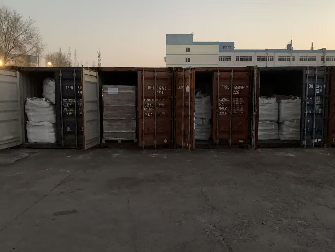 青岛港越南项目陶瓷纤维板装柜